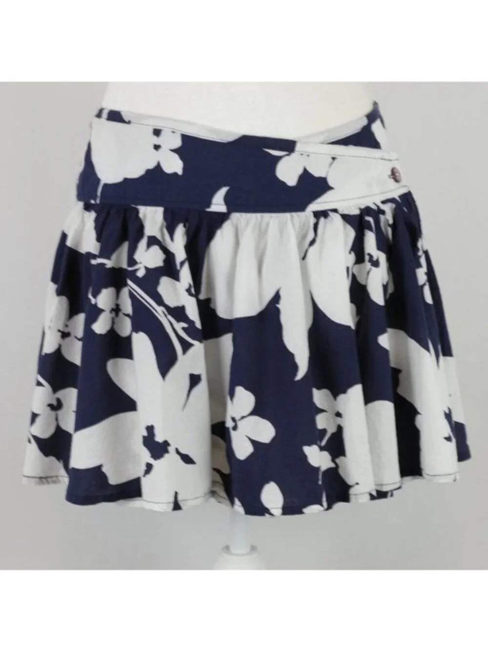 Roxy Juniors Size 7 Blue White Floral Ruffled Wrap Mini Skirt